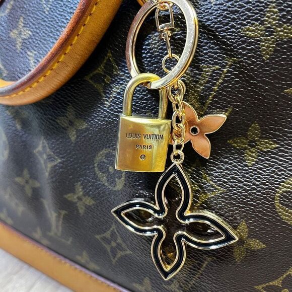 Louis Vuitton Monogram Alma Bag Satchel - Picture 10 of 16